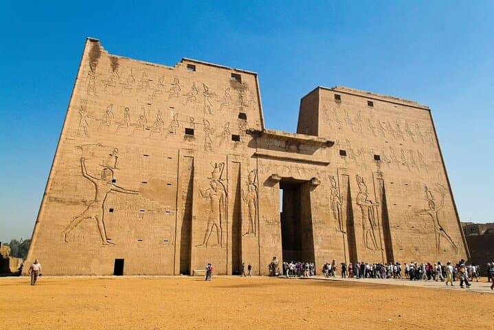 Luxor: Edfu and Kom Ombo Private Guided tour, lunch& Felucca