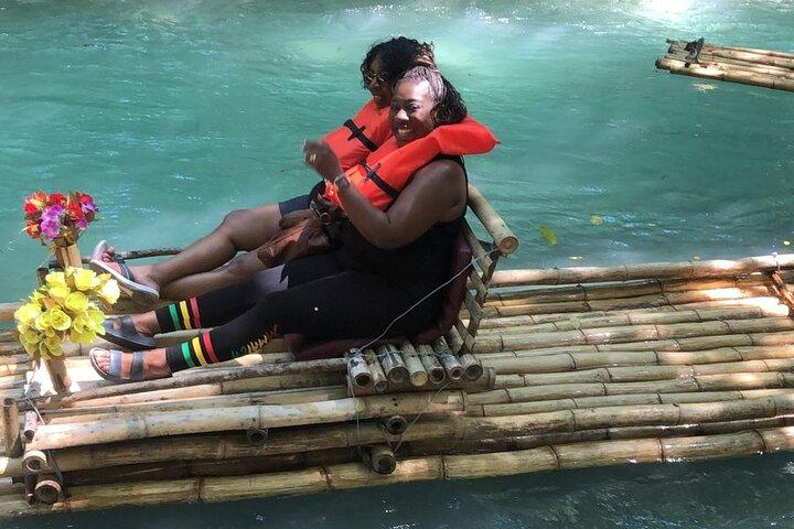 White River Bamboo River Rafting em Ocho Rios
