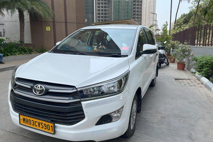 Privattransfer Flughafen Mumbai mit Innova Crysta
