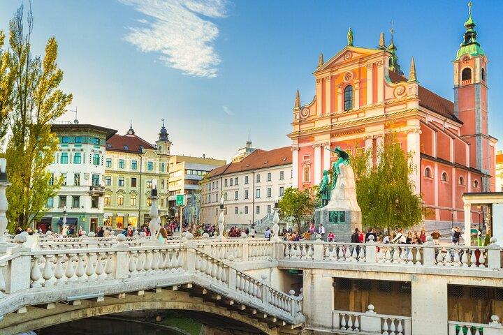 Descubra a Eslovênia: Caverna de Postojna, Lago Bled e viagem a Ljubljana