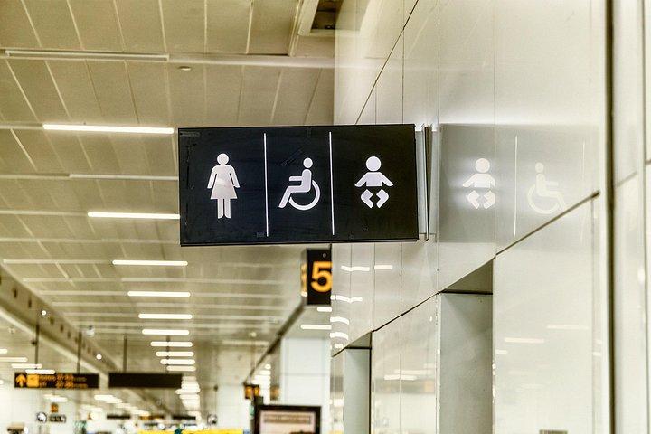 プライベートデリー空港到着デリーNCRホテルまで車で移動
