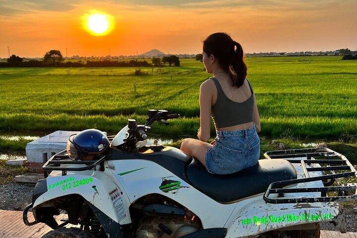 Tour privato di 1 ora in quad al tramonto a Siem Reap