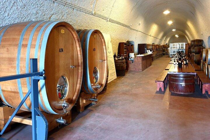 Santorini Private Wine Tour: 3 vinícolas, sommelier, tapas e pôr do sol