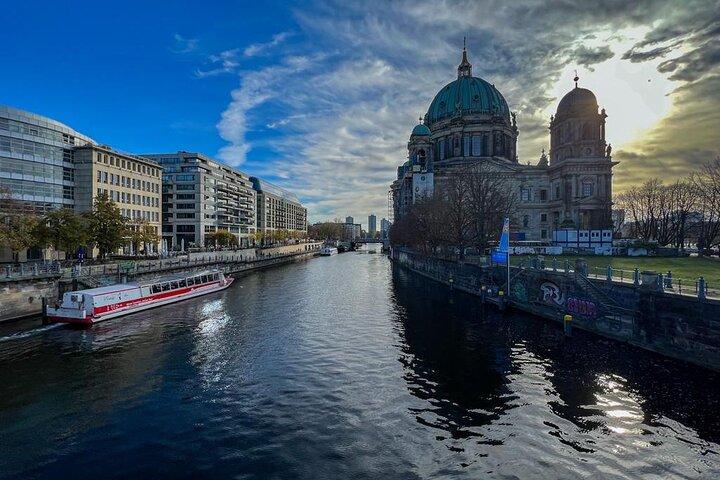 Berlin Private Tour Ost und West mit dem Auto
