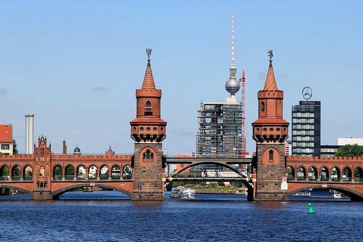 Berlin Private Tour Ost und West mit dem Auto