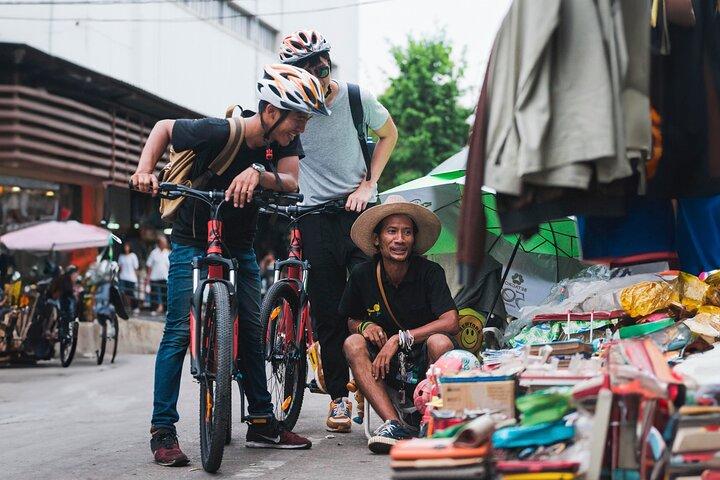必見 : 隠れたバンコクの自転車とフード ツアー