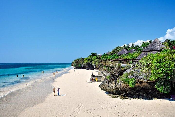 2 Days 1 Night Diani Beach Safari By Air From Nairobi