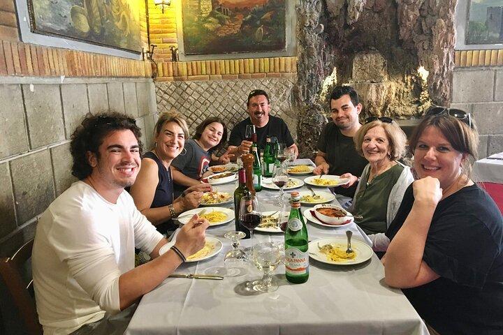 Roma : Sabroso recorrido gastronómico alrededor del mercado de agricultores y la zona de Trevi