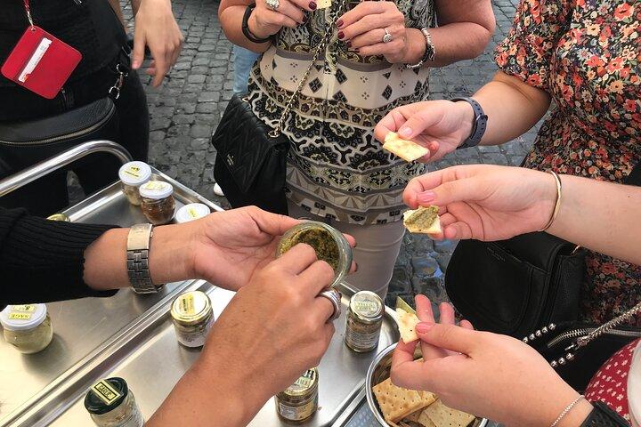 Roma : Sabroso recorrido gastronómico alrededor del mercado de agricultores y la zona de Trevi