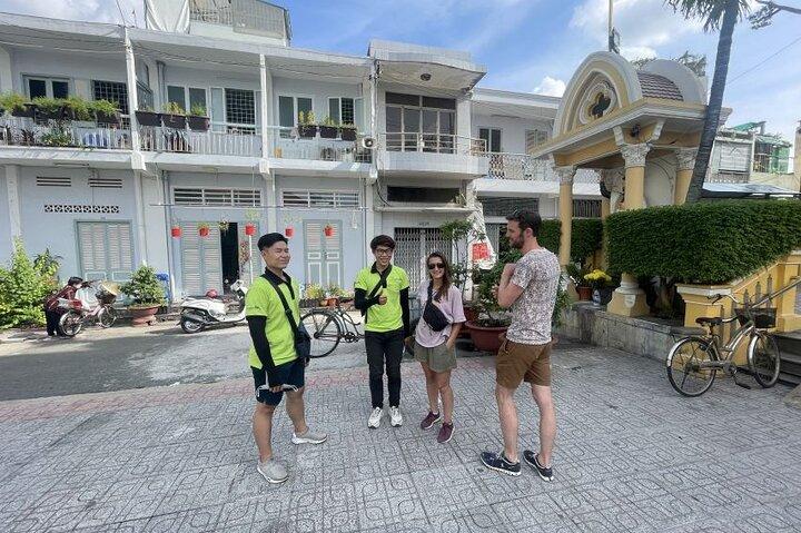 バイクでホーチミン市グルメツアーを体験