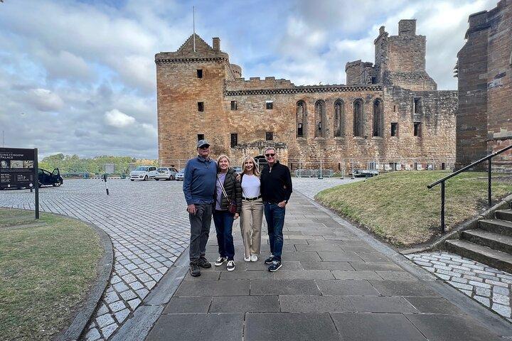 On the Trail of Mary Queen of Scots Tour privato in un minivan da Edimburgo