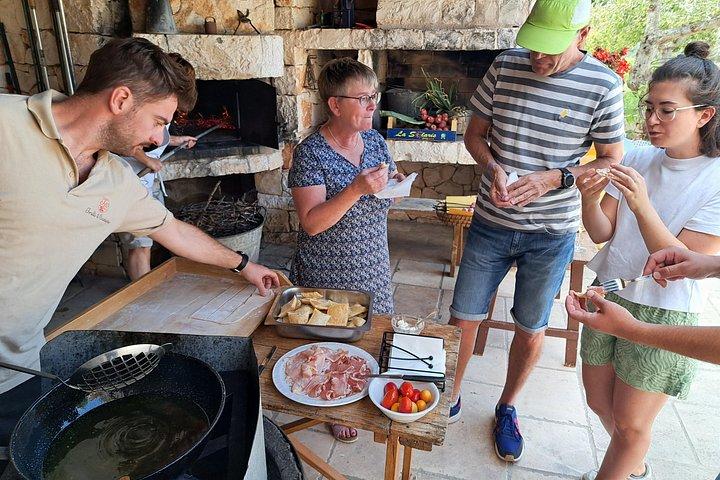 Apulian Cooking Class with Dinner in the Vineyard and Wine