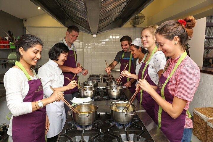 Cours de cuisine d'exploration avec visite du marché de Ben Thanh