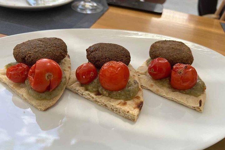 プライベートツアー：サントリーニ料理教室とワインテイスティングツアー