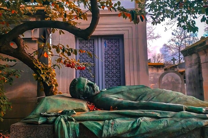 Paris Pere Lachaise Cemetery Small Group Guided Tour