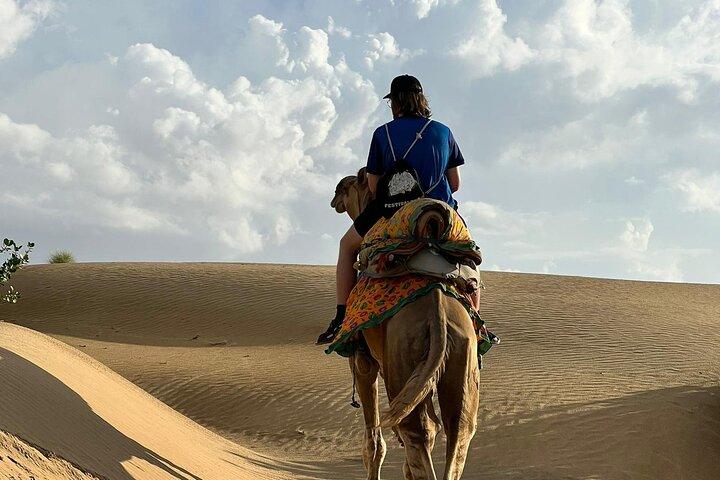 Übernachtung auf einer Kamelsafari in der Thar-Wüste