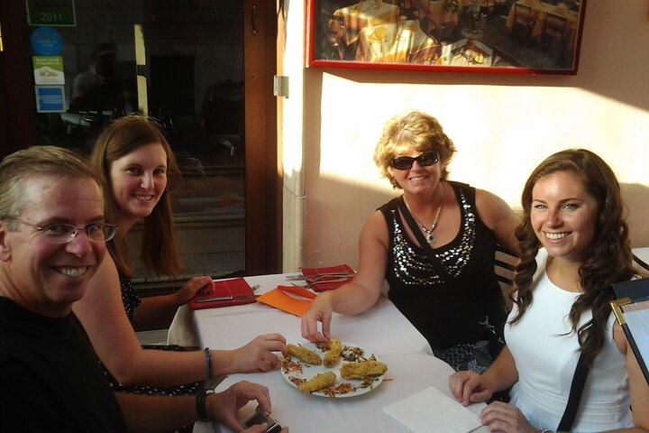 Tasty Prati och Vatikanen Neighborhood Wine and Food Tour