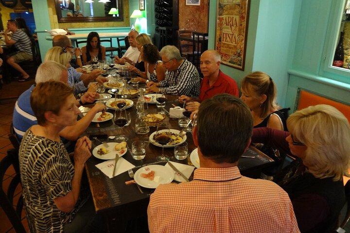 Tasty Prati och Vatikanen Neighborhood Wine and Food Tour