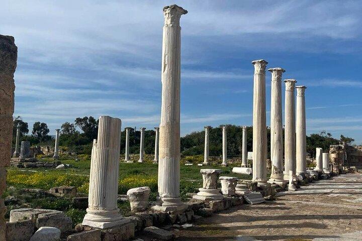 ファマグスタ、ゴーストタウン、古代サラミス島への日帰りツアー