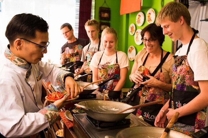 Aula da Tarde de Culinária Tailandesa Silom