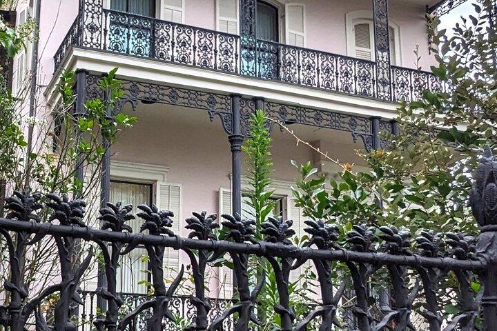 ニューオーリンズの歴史的庭園地区のガイドなしウォーキング ツアー