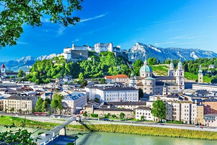 Privater Transfer von Prag nach Salzburg mit einem englischsprachigen Fahrer