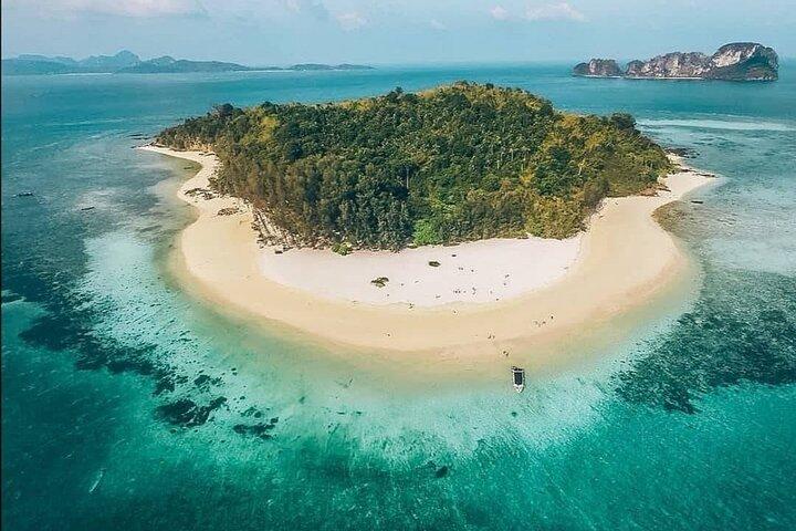 Excursión de esnórquel con aletas en lancha rápida en las islas Phi Phi y Bamboo