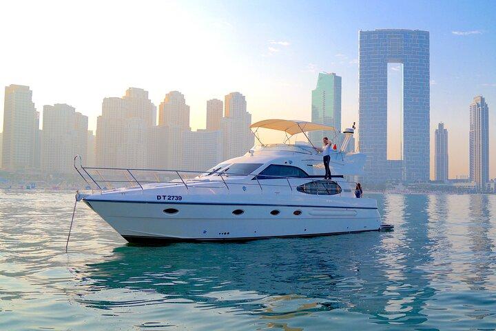 Dubai privat lyxkryssning på en elegant 50FT Yacht