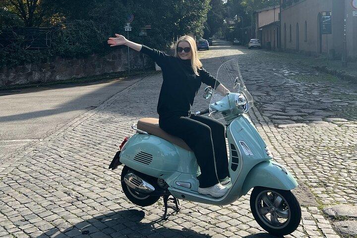 Vespa Tour in Rome Driven by Us with Optional Pick Up