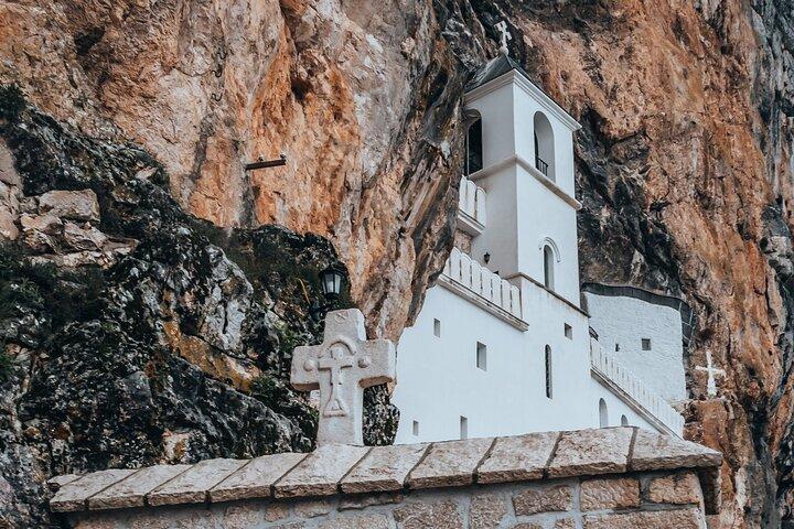 Traslado privado de Podgorica al monasterio de Ostrog (minivan)