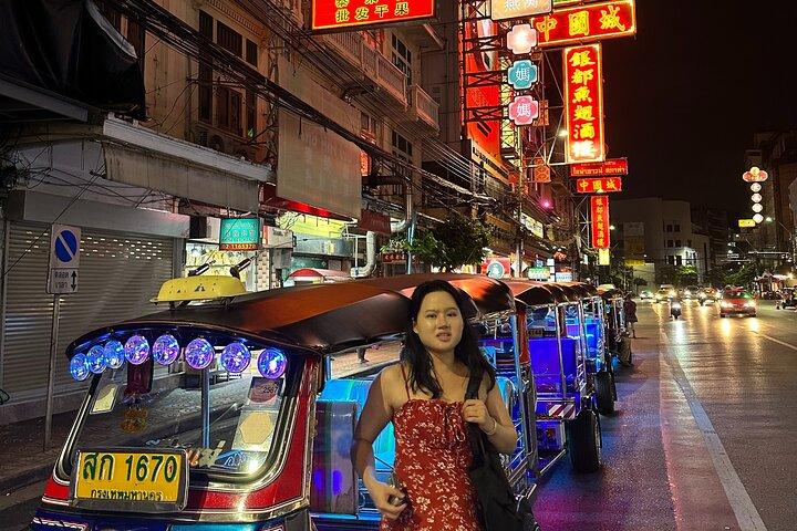 Bangkok: Sunset Food tour por Tuk Tuk barco com grande vista de Buda