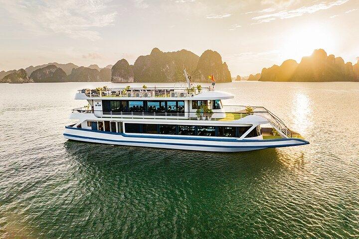 Hercules Luxury Cruise Halong Viagem de 1 dia saindo de Hanói pela Expressway