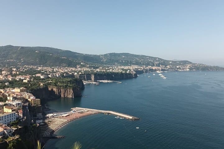 Full-Day Private Tour of Positano, Sorrento and Pompeii from Naples