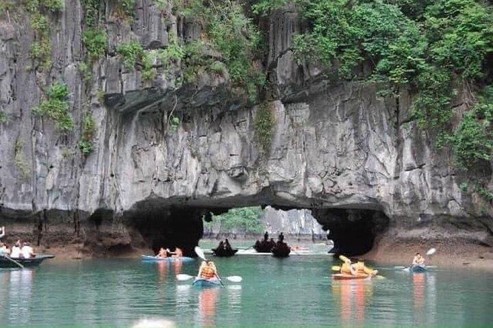 1 dags Ha Long Bay Cruise med Titop Island og Luon Cave i Hanoi