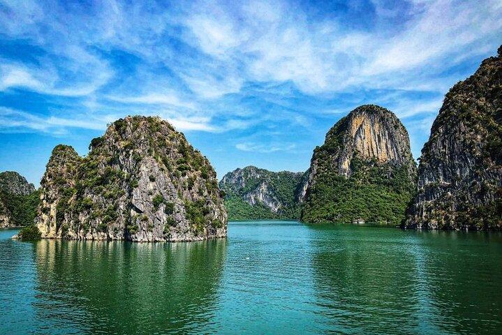 1 dags Ha Long Bay Cruise med Titop Island og Luon Cave i Hanoi