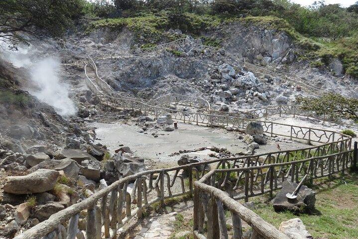 Hornillas温泉-泥風呂-馬またはトラクター-滝ハイキング