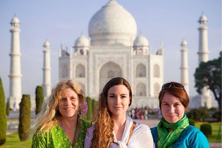 Entrada sin colas al Taj Mahal y visita guiada en Agra