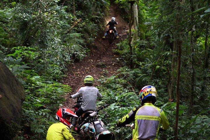 Lombok Off Road Dirt Bike et aventure sur les sentiers d'enduro