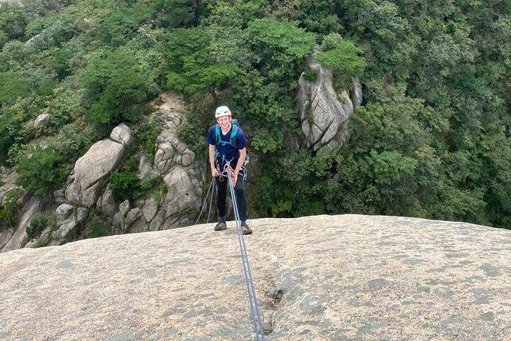 Multi Pitch klättring på Bukhan Mountain Seoul
