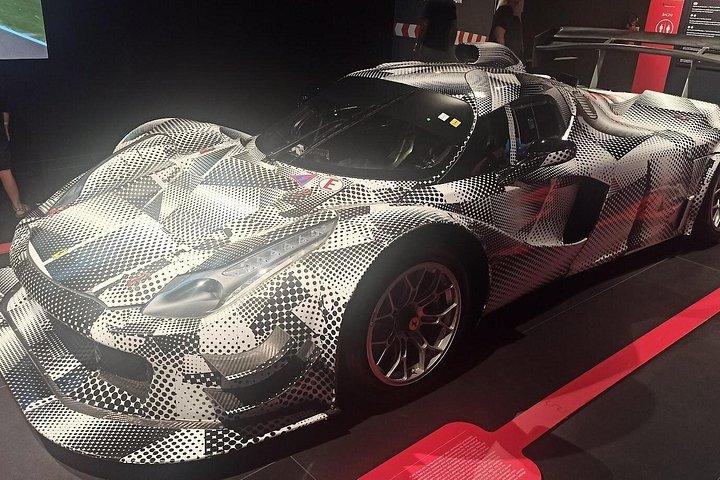 プライベート送迎 フィレンツェ - ミラノ (フェラーリ博物館停車)