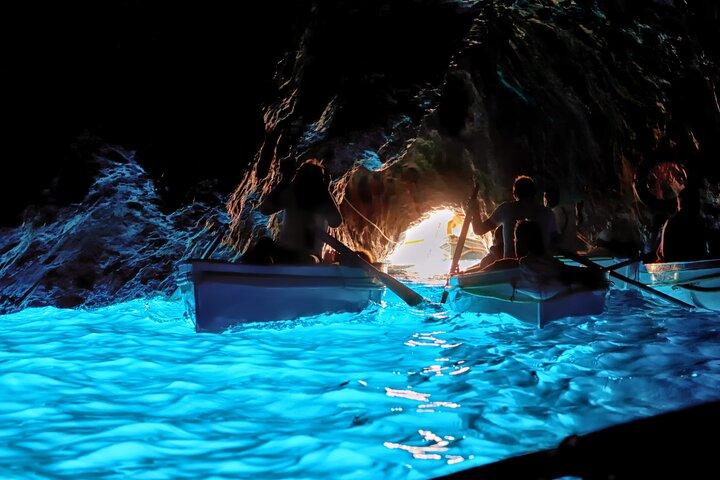 Blue Grotto and Capri Private Boat Tour with Aperitivo and Swim