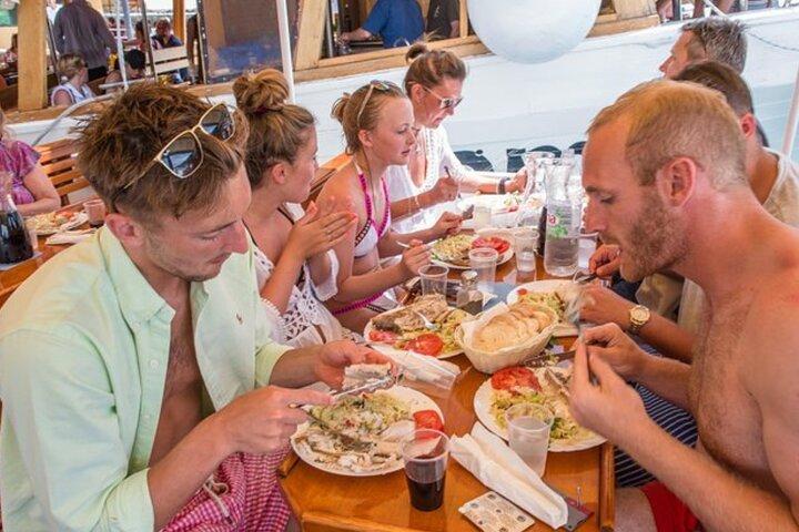 ドブロブニク発、魚のピクニック付き 3 つの島の 1 日ボート ツアー