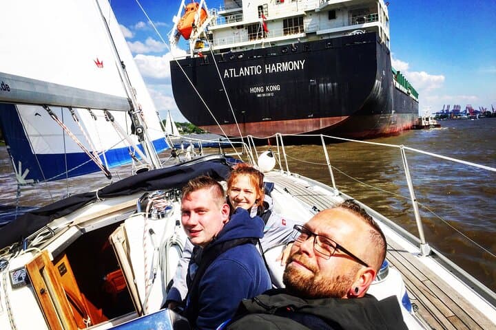 Authentic Sailingtrip "To the Gates of Hamburg" from Wedel