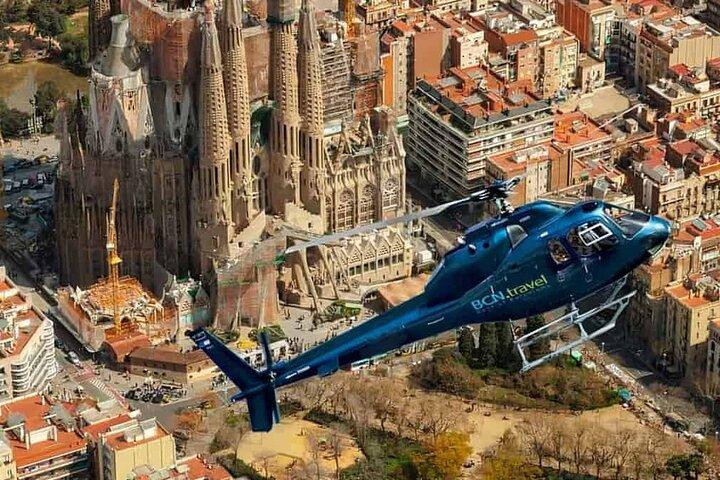 バルセロナ公式ヘリコプターツアー（機内オーディオ付き）