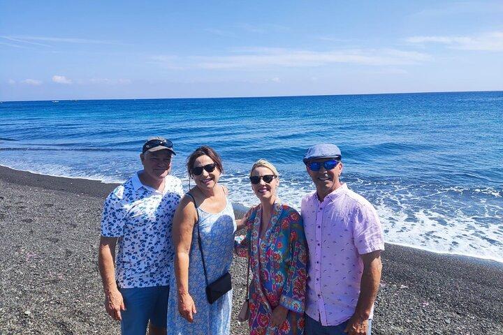 Entdecken Sie das Beste von Santorini mit einer halbtägigen Kleingruppentour mit Einheimischen