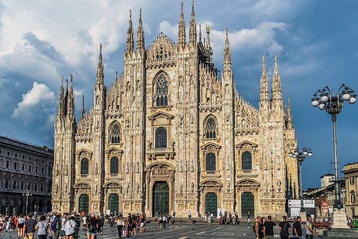 Milan: Cathedral and Terraces Guided Tour with Tickets