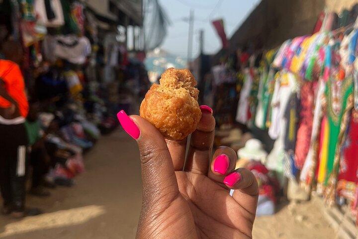 Tour de comida callejera senegalesa en Dakar