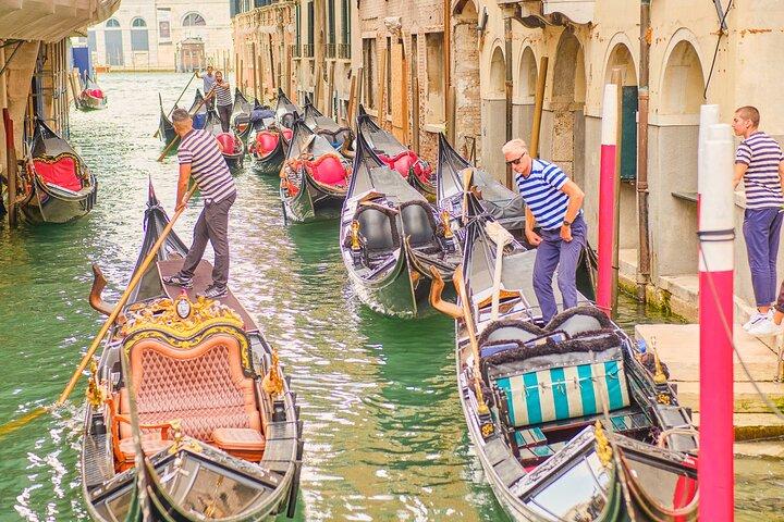 フィレンツェからヴェネツィアへ：水上都市への日帰り旅行