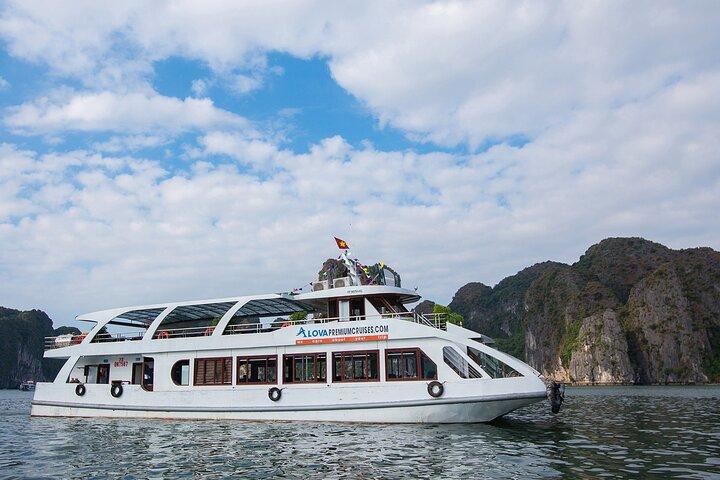 Tour di 1 giorno della crociera Alova Premium Halong da Hanoi in superstrada