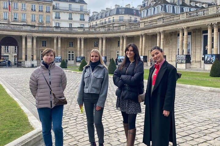 Paris Medieval Heart: Walking Tour in Ancient Marais